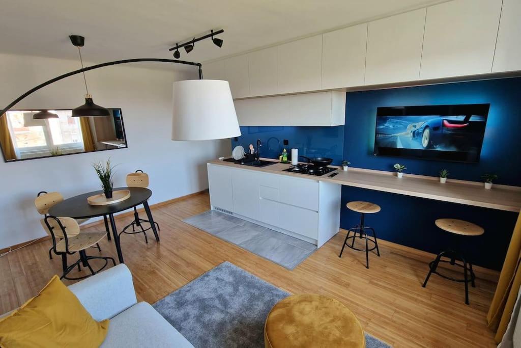 Апартаменты Midnight Blue Oasis - Center, Free Parking Загреб Экстерьер фото